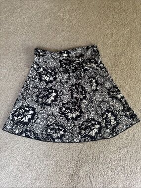 Soybu athletic skirt with a black and white floral print